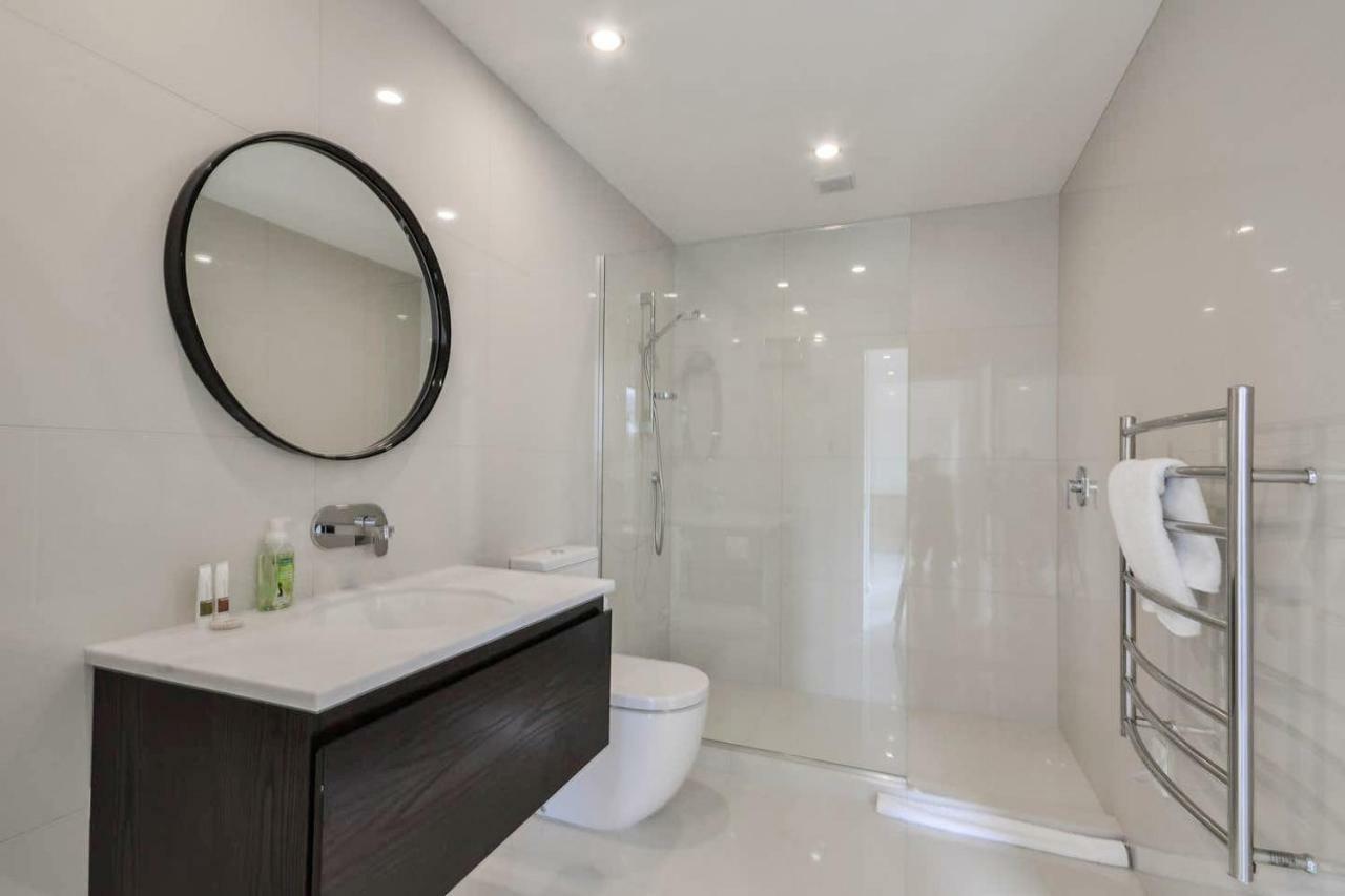 Executive Living In Bluewater - 3 Bedroom Apartment Квинстаун Экстерьер фото