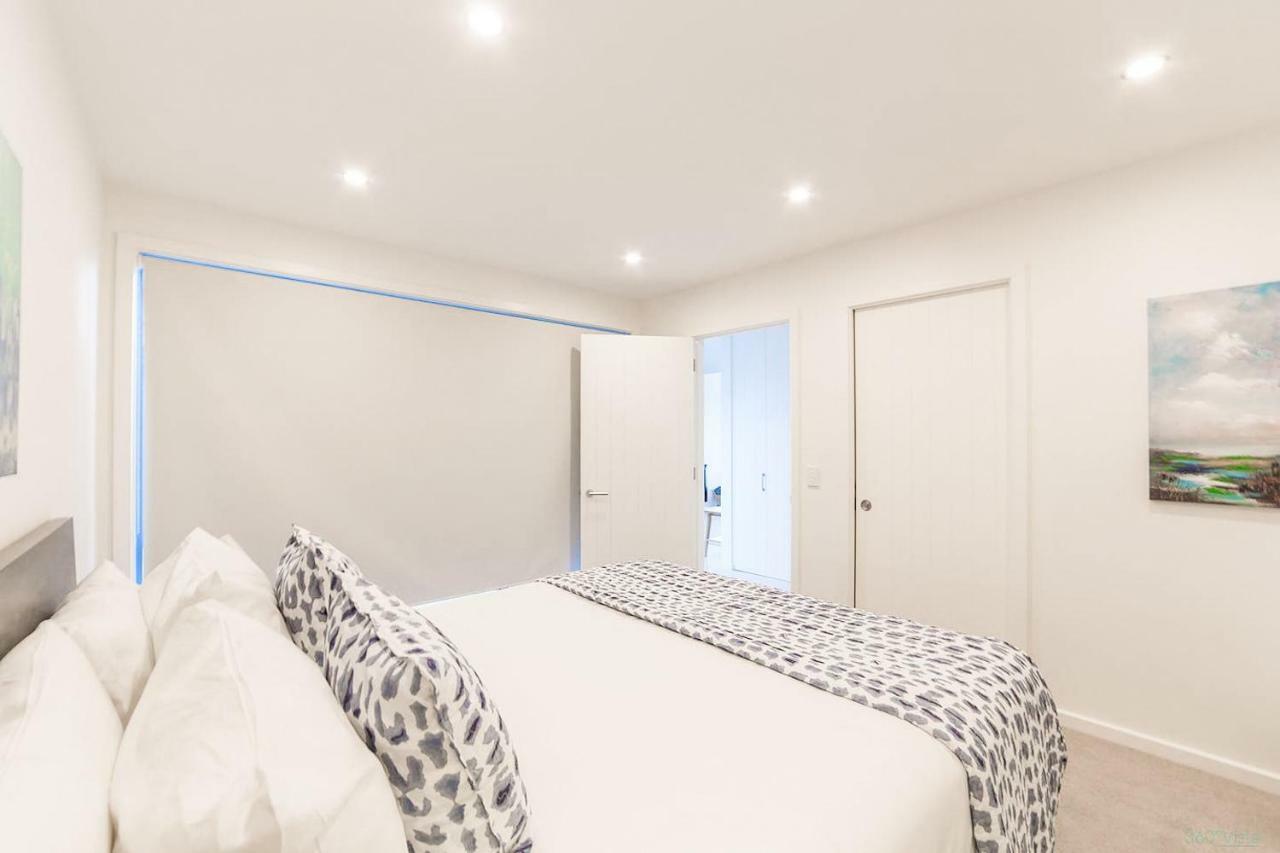 Executive Living In Bluewater - 3 Bedroom Apartment Квинстаун Экстерьер фото