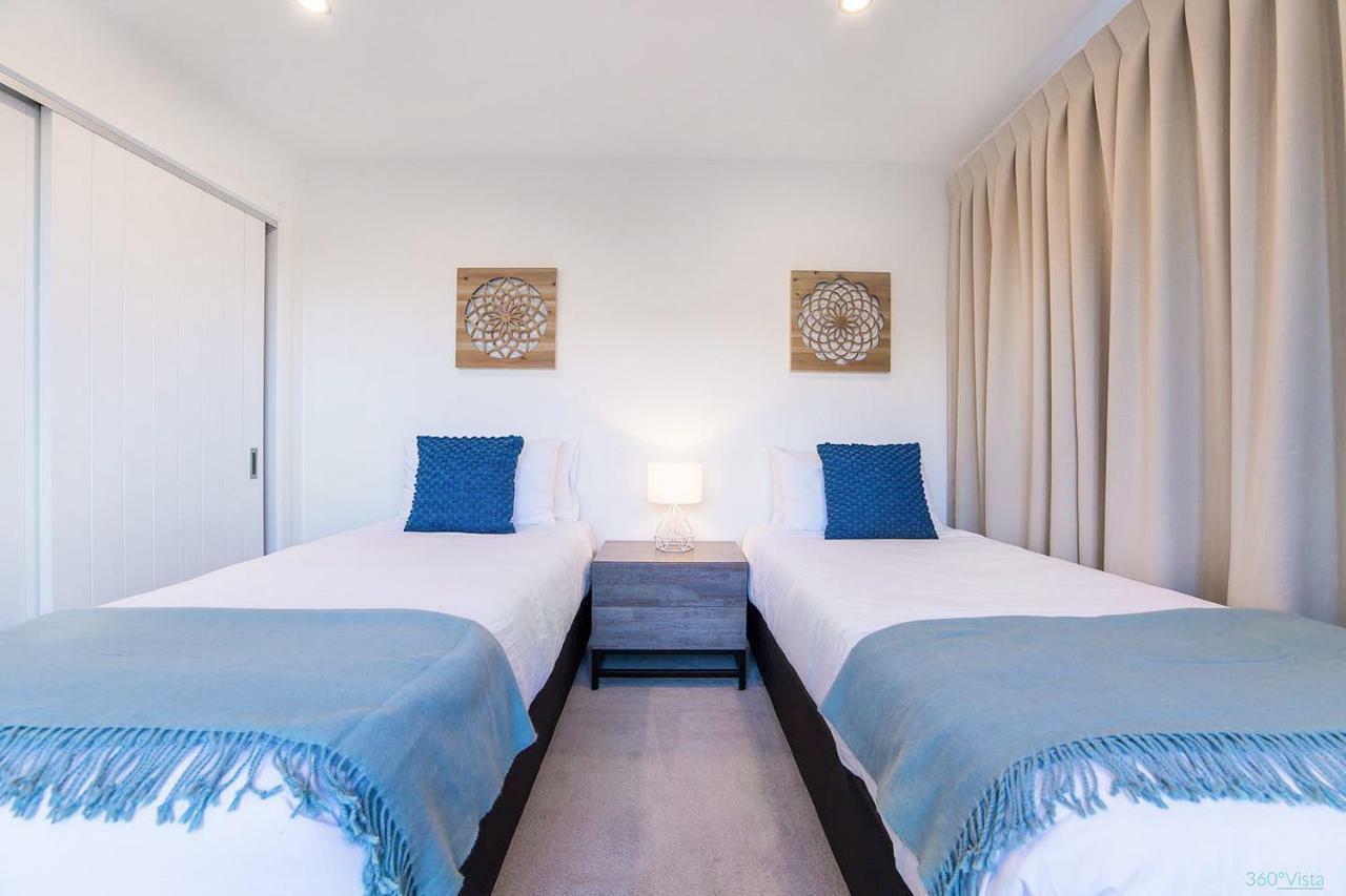 Executive Living In Bluewater - 3 Bedroom Apartment Квинстаун Экстерьер фото